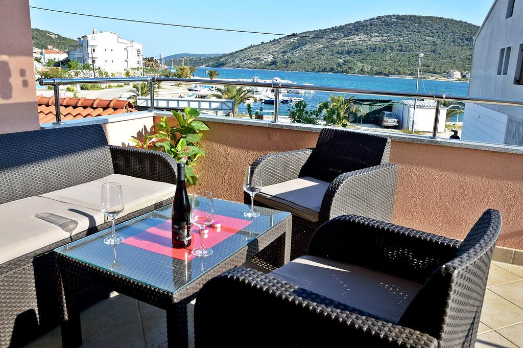 Apartments Maris Vinisce Exterior photo